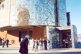 [photo, American Visionary Art Museum, 
800 Key Highway, Baltimore, Maryland]