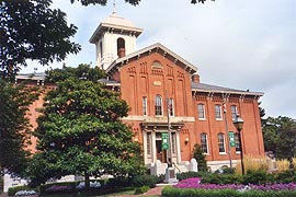 [photo, City Hall, 101 North Court St., Frederick, Maryland]